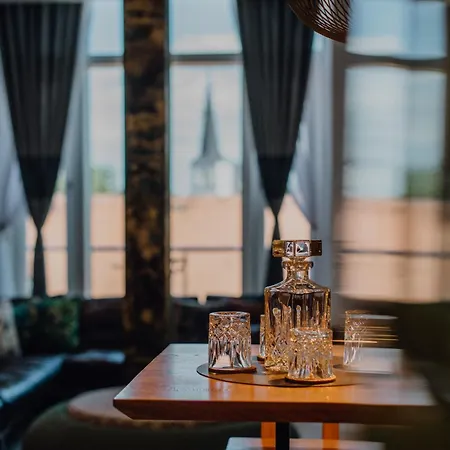 Sky & Sky Bar 3*