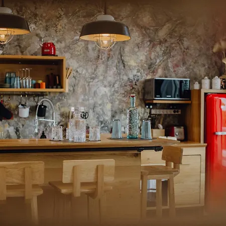 Sky & Sky Bar מלון דירות 3*