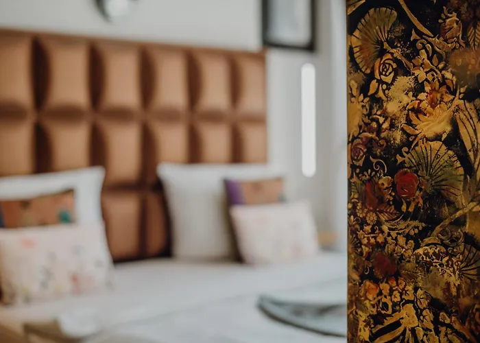 Sky & Sky Bar Aparthotel